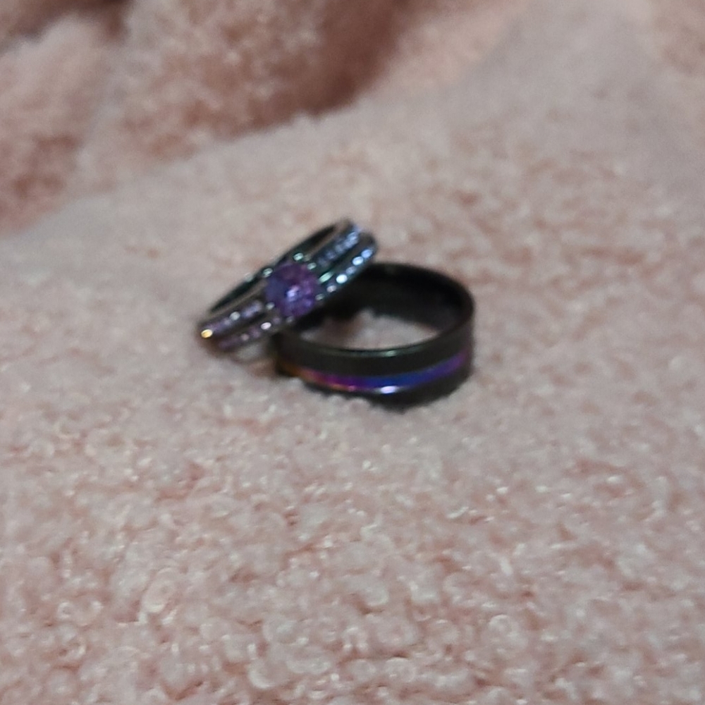 Couples matching rings mens sz 12 Womans sz 7